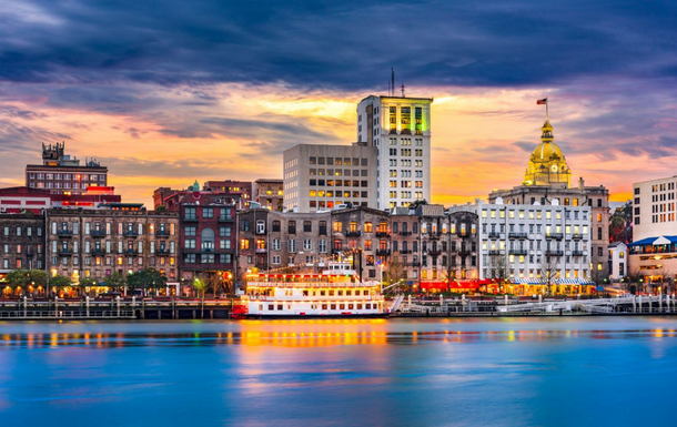 downtown savannah on the river